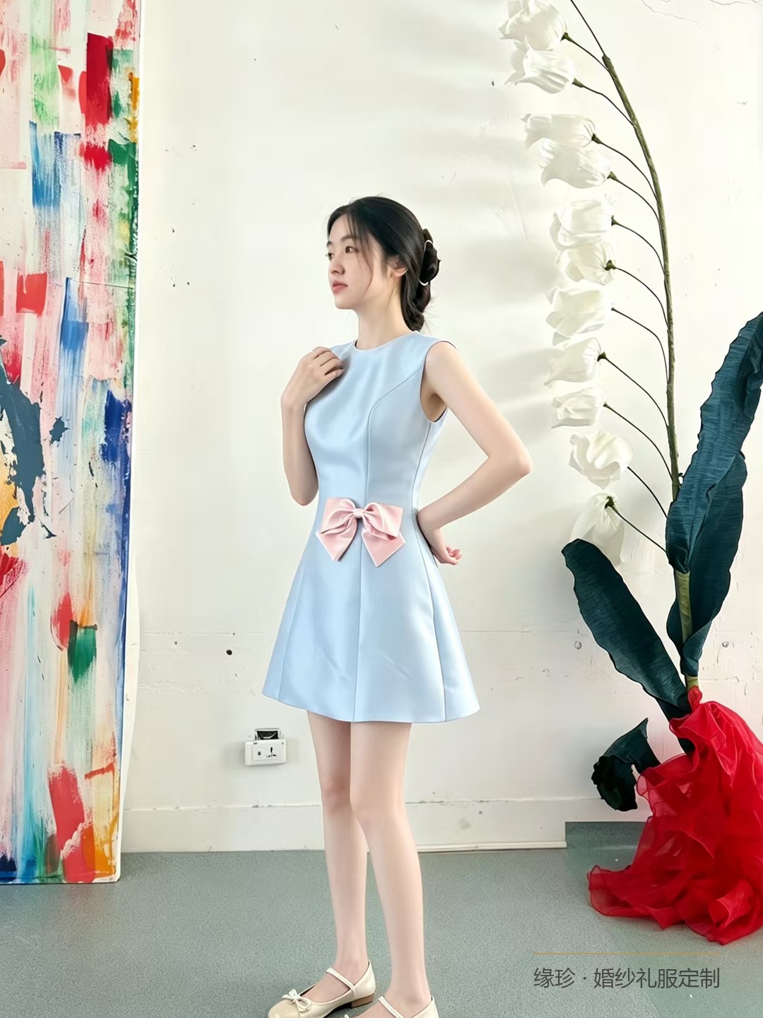 缘珍定制礼服实拍：天空蓝缎面小礼服，腰间粉色蝴蝶结